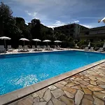 Monolocali Le Lecce Pool & Tennis *