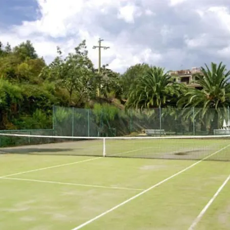 Monolocali Le Lecce Pool&tennis *