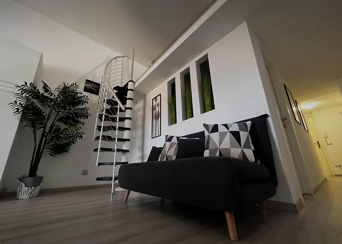 Monolocali Le Lecce Pool & Tennis アパート カポリーヴェリ