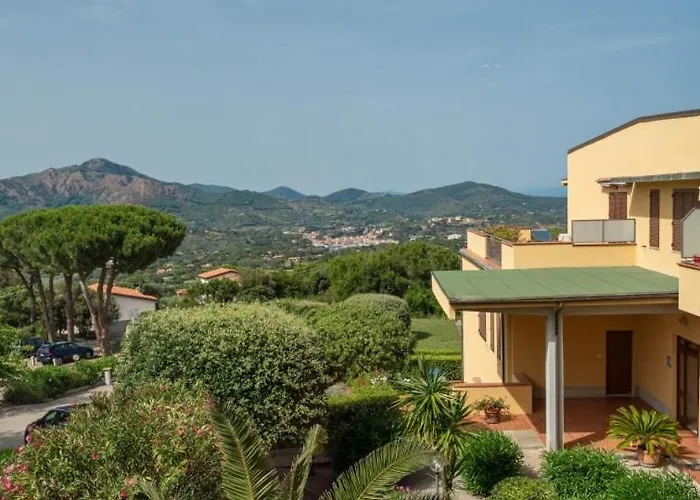 Monolocali Le Lecce Pool & Tennis カポリーヴェリ